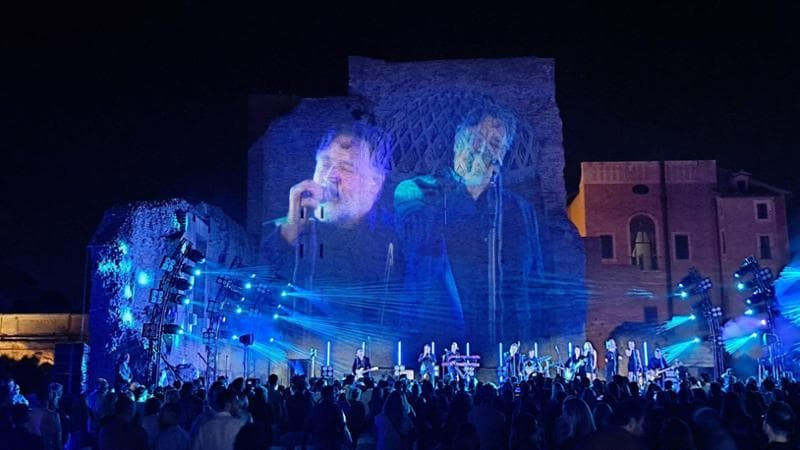 Russell Crowe e The Gentlemen Barbers in concerto al Colosseo (foto di Carlo Moretti)