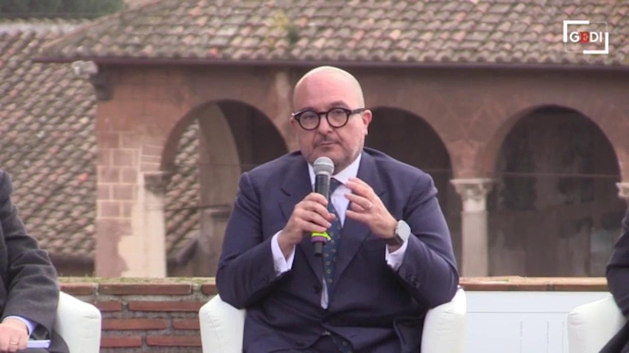 Tutte le gaffe del ministro della Cultura Sangiuliano: dal Premio Strega a Dante Alighieri