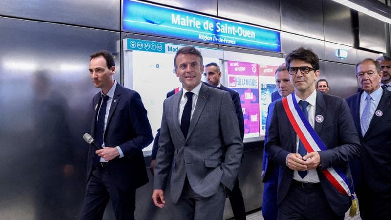 Francia, Macron ora tenta la rimonta ma si prepara a un ruolo da “garante”