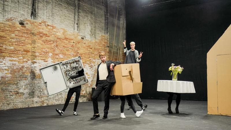 'After all Springville' di Miet Warlop - Courtesy La Biennale di Venezia, foto di Andrea Avezzù