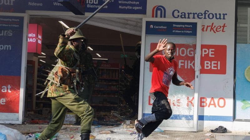 Kenya, prima vittoria dei manifestanti: il presidente annuncia il ritiro della legge finanziaria