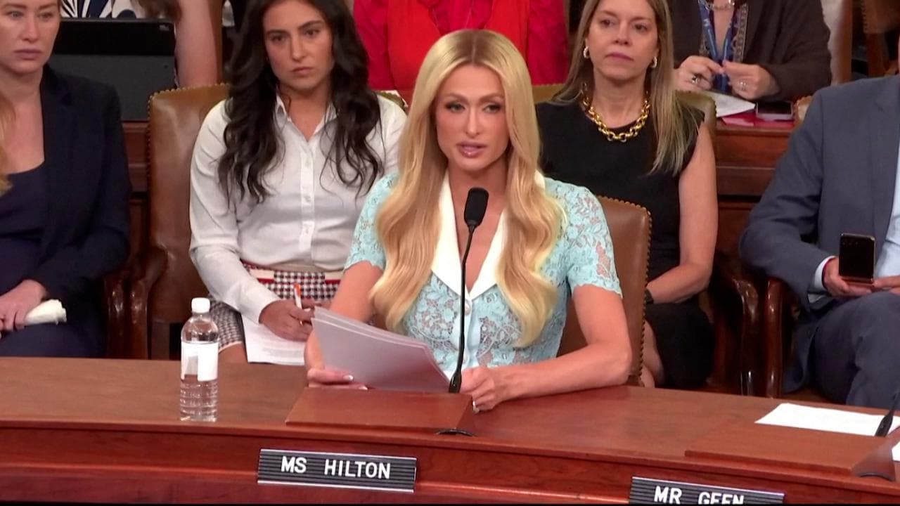 Paris Hilton al Congresso Usa: "Io reclusa e abusata, cambiare i programmi di assistenza all'infanzia"