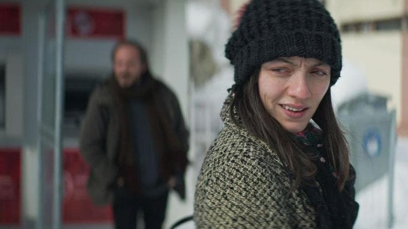 L’attrice Merve Didzar (interpreta Nuray) è tra i protagonisti del film Racconto di due stagioni del regista turco Nuri Bilge Ceylan