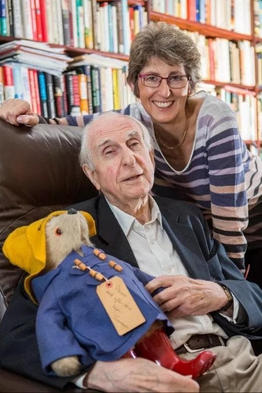 Karen Jankel con il padre Michael Bond (morto nel 2017) Crediti fotografici Terry Harris