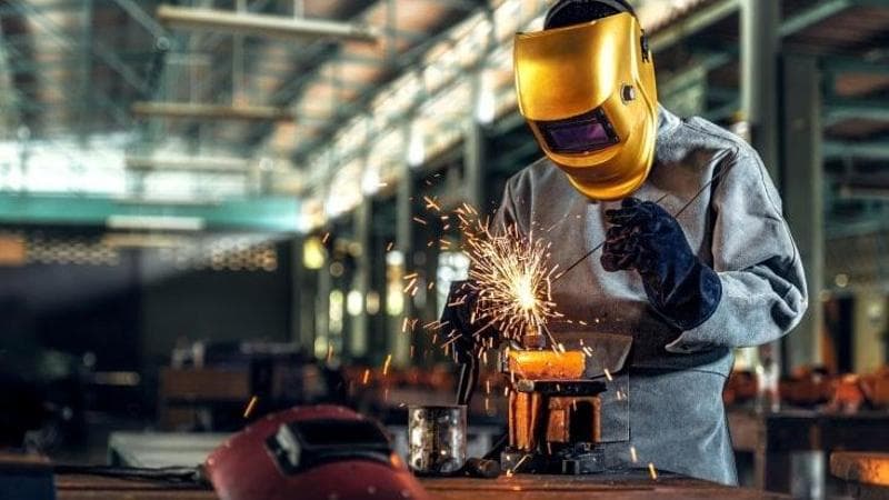 Frenata nelle grandi aziende: è boom di Cassa integrazione