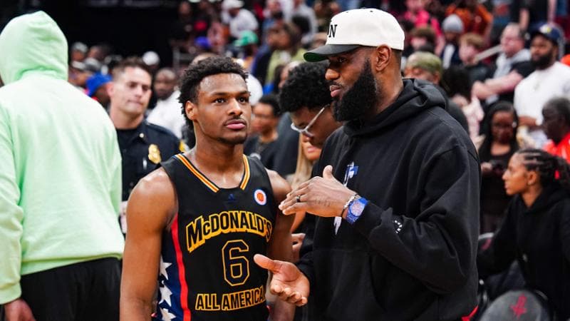Bronny James insieme a papà LeBron