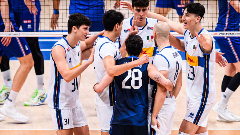 Gli azzurri contro la Francia (foto volleyballworld)