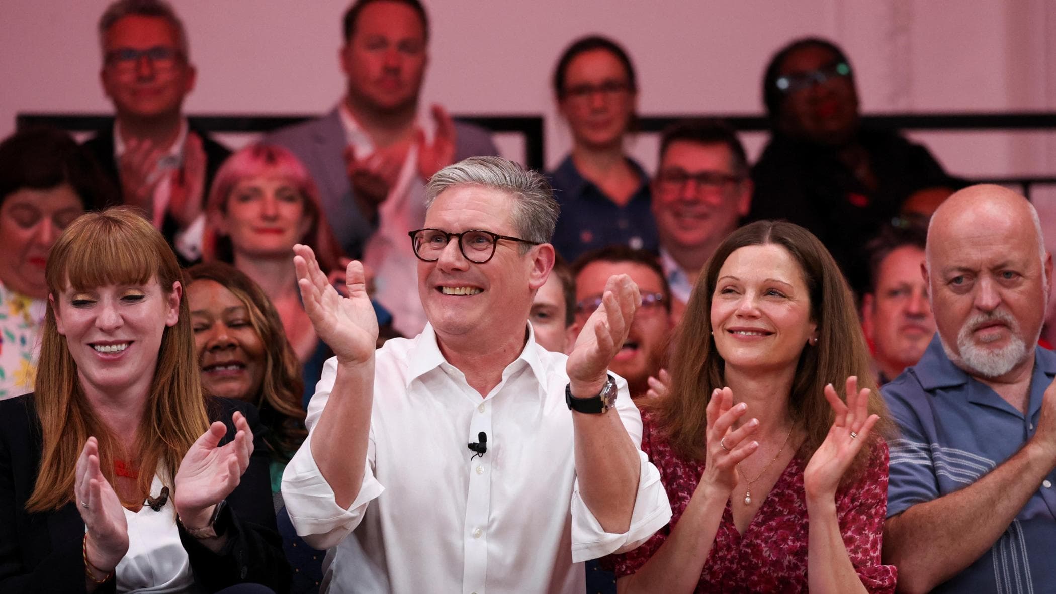 サンデー・タイムズ紙は、97年のトニー・ブレア政権時と同様、労働党のスターマー氏への支持を表明した。 これが第三の道の時代の名残です