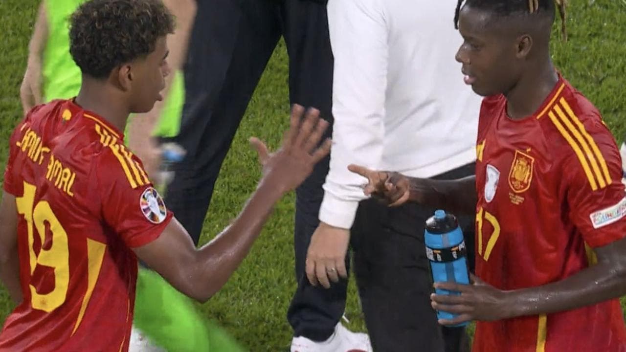 Euro 2024, Lamine Yamal e Nico Williams giocano a "sasso, carta, forbici" per decidere chi berrà per primo dalla borraccia