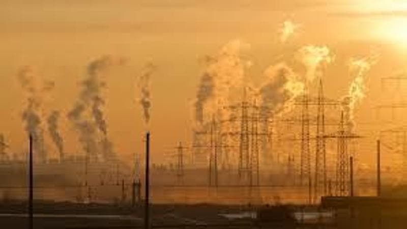Più rinnovabili e nucleare all’11%. Ma in Italia si consuma troppa energia: il nuovo Piano per il clima del governo inviato alla Ue