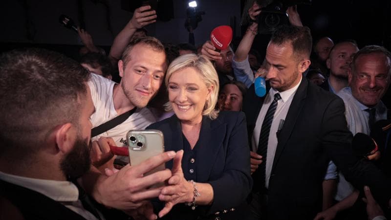 Francia, Le Pen cambia rotta: “Pronti a governare anche in minoranza”