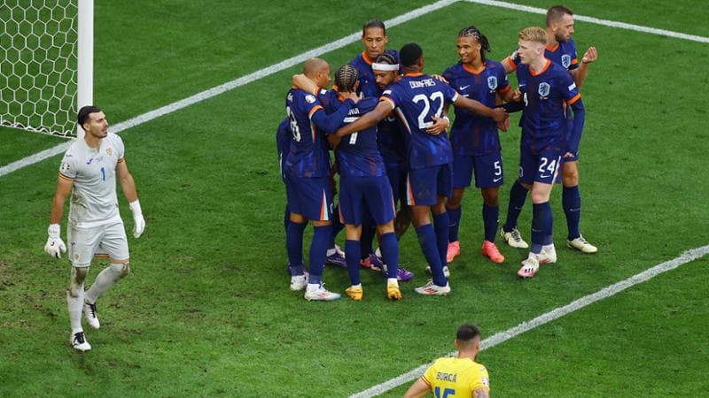 L'Olanda festeggia il gol di Gakpo