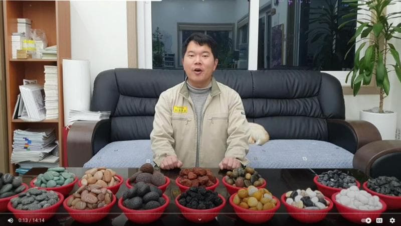 Il video di una società mineraria mostra i diversi tipi di roccia per qualòità e dimensioni