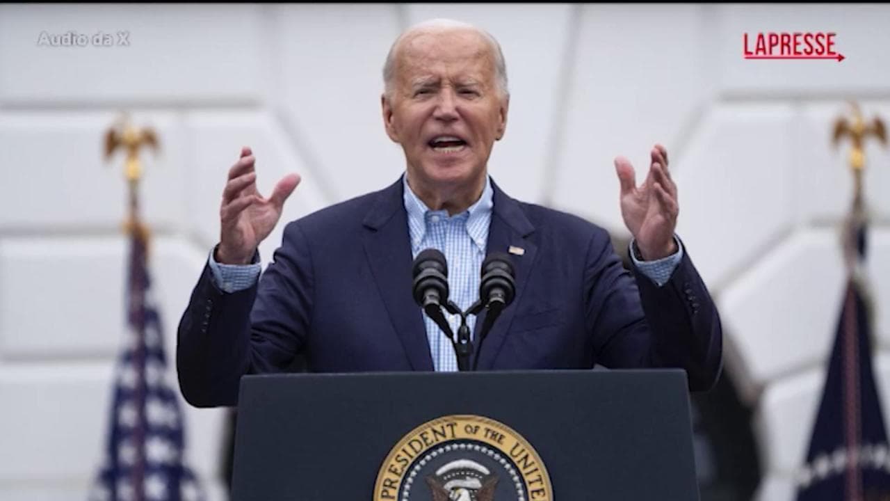 Biden sembra in confusione durante un'intervista in radio: "(Con me) la prima donna nera vicepresidente"