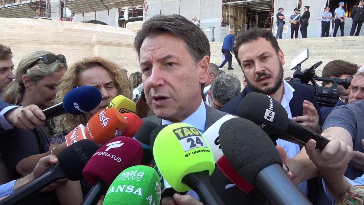 Autonomia, Conte: "Non ci fermeranno neanche con i calci e con i pugni"