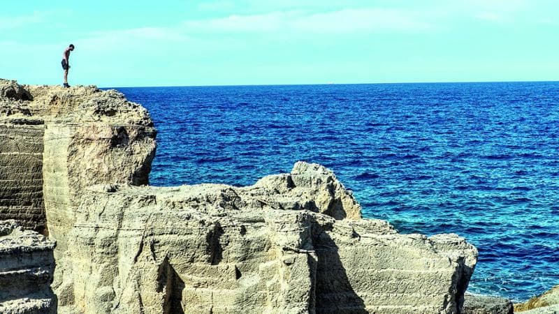 La scogliera di Salina di Novaglie sull’estremità del Capo, a Santa Maria di Leuca (Foto di Ulderico Tramacere)