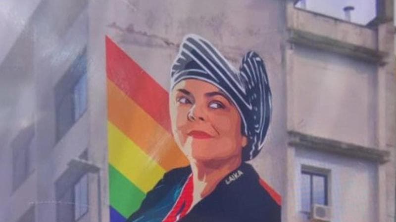Il murale che ritrae Michela Murgia su una&nbsp;&nbsp;facciata&nbsp; del V Municipio di Roma dalla street artist Laika (particolare del rendering)
