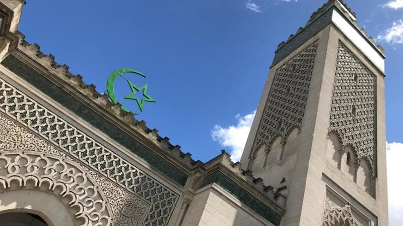 Voto in Francia, delusione e rabbia nella Grande Moschea: “Qui la destra ha già vinto”