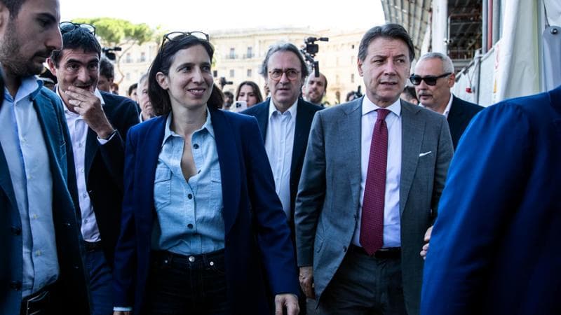 Elly Schlein, Giuseppe Conte e gli altri leader delle opposizioni depositano il&nbsp;quesito sul referendum contro l&rsquo;Autonomia

