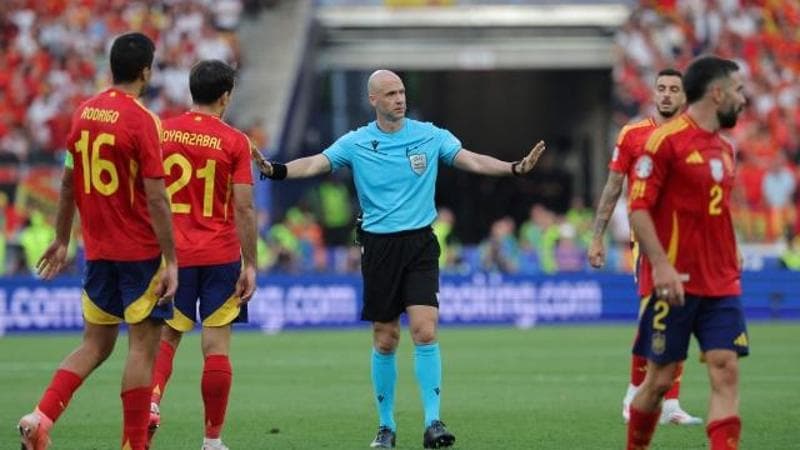 I fischi a Taylor aprono la strada della finale a Orsato
