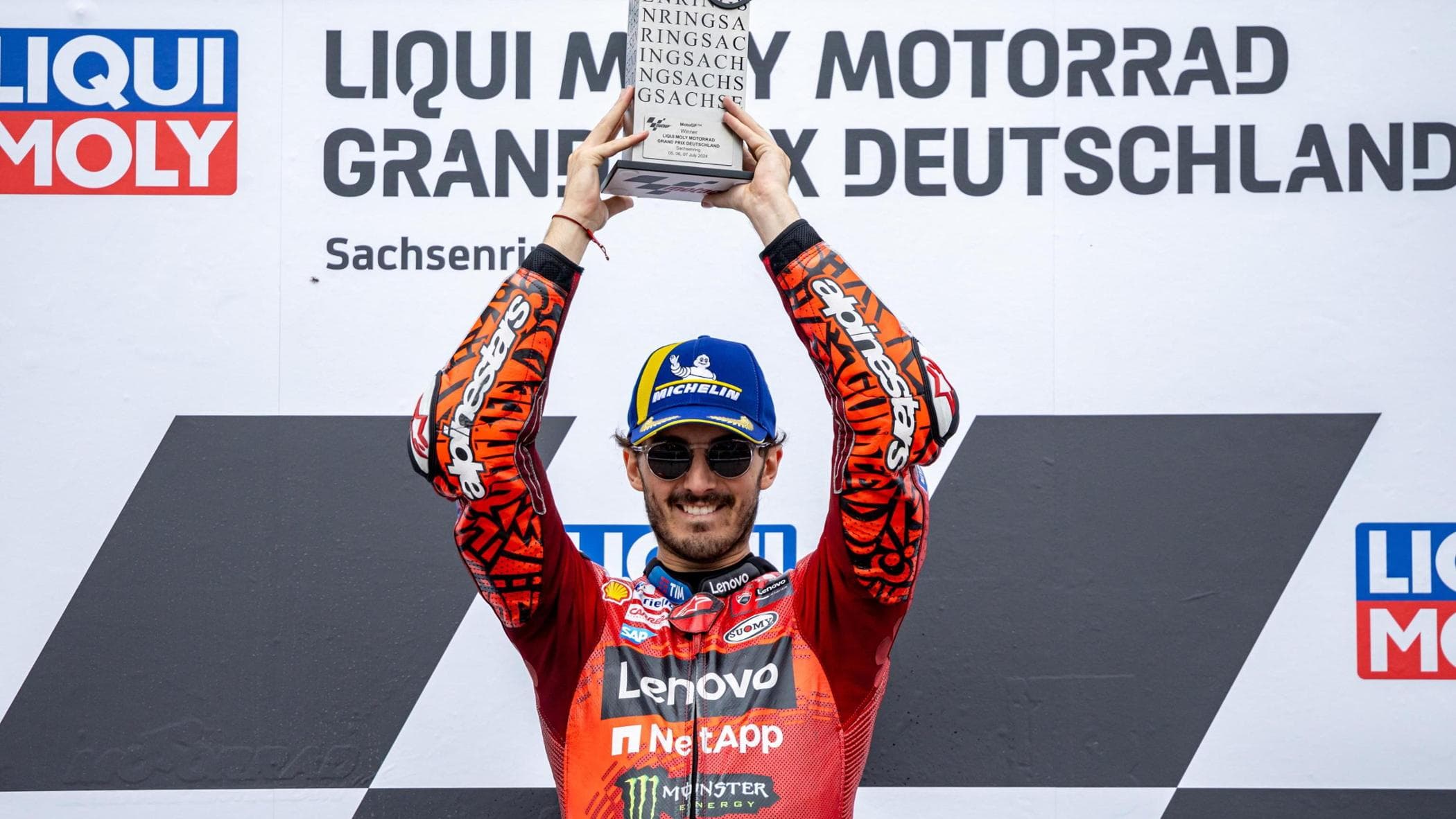 Bagnaia vince il MotoGp in Germania, caduta per Martin - la Repubblica