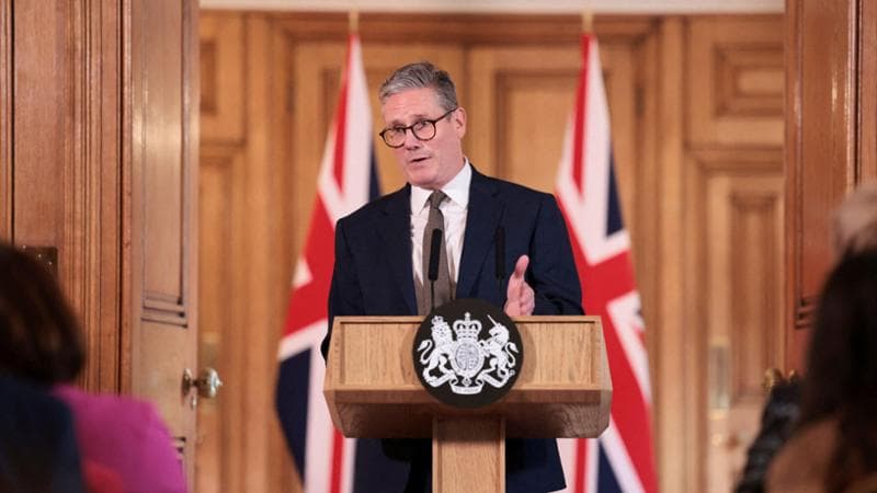 Brexit, i giornali di destra nel panico. Johnson: “Con Starmer torneremo vassalli Ue"