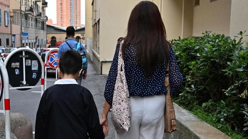 Solitari per scelta e genitori single, l’Italia è il Paese delle mini famiglie