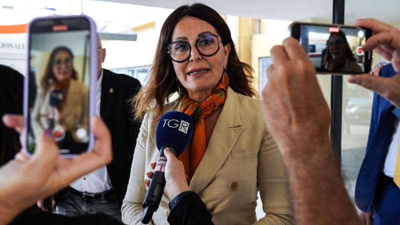 Santanchè e il G7 Turismo a rischio flop a Firenze: organizzazione ferma e possibile rinvio a giudizio. Il Pd: “Ministra venga in Parlamento per chiarire”