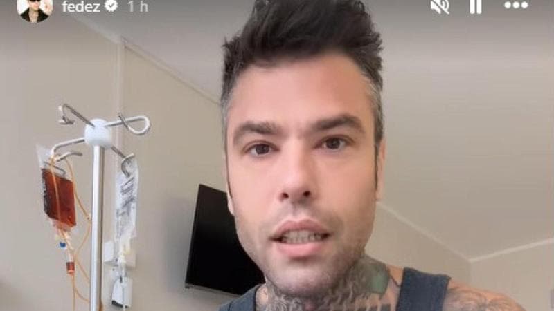 Fedez: “Costretto ad annullare tre concerti, ho bisogno di riposo”.
