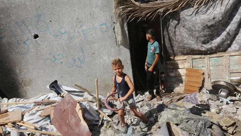 Guerra Israele - Hamas, le notizie di oggi. Hamas: “Il comandante Deif è vivo”. Il gruppo annuncia il ritiro dai negoziati, poi torna sui suoi passi: “Avanti con le trattative”. Strage di Khan Yunis, 90 morti e 300 feriti