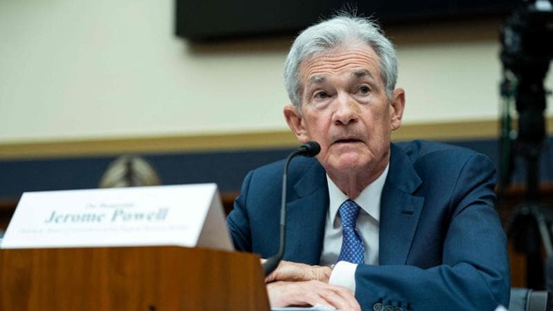 I mercati in cerca di indicazioni sul taglio dei tassi: fari su Fed e Bce