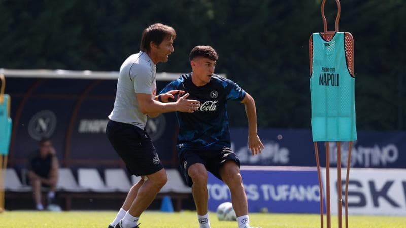 Antonio Conte durante un allenamento

