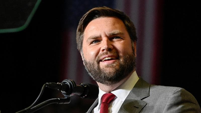 J.D. Vance, chi è il candidato vicepresidente scelto da Donald Trump