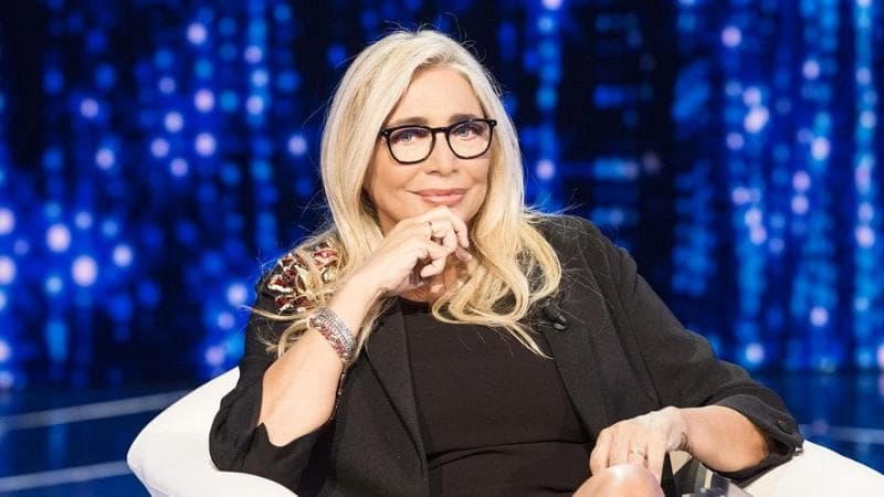 Mara Venier in ospedale con l’occhio bendato: “Mai tranquilla”