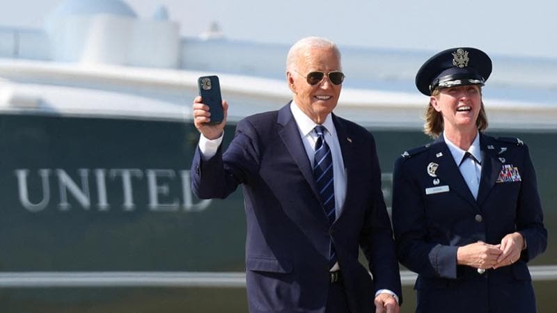 Biden, l’accelerazione: “Avrà la nomination già tra due settimane”. Ma è scontro tra dem