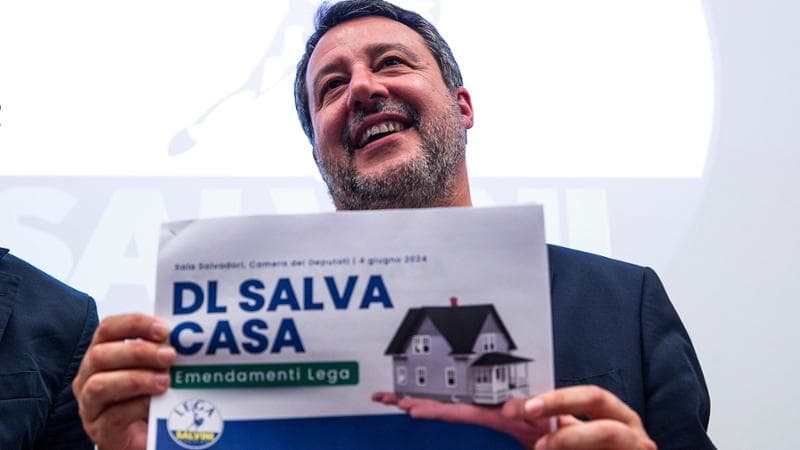 Il ministro delle Infrastrutture e Trasporti Matteo Salvini durante la conferenza stampa della Lega sugli emendamenti in vista della conversione del decreto Salva Casa, Roma, 04 giugno 2024. ANSA/ANGELO CARCONI