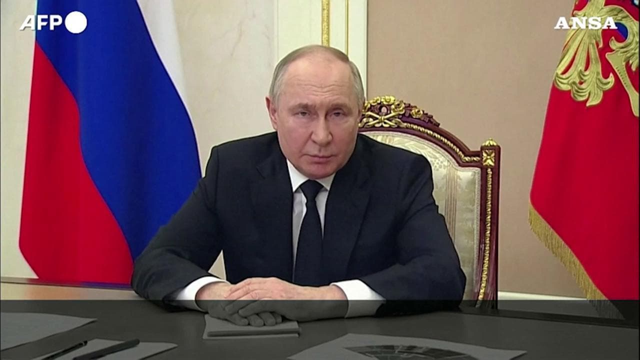 Putin sull'attentato a Mosca: "Opera di estremisti islamici, ma perché volevano andare in Ucraina?"