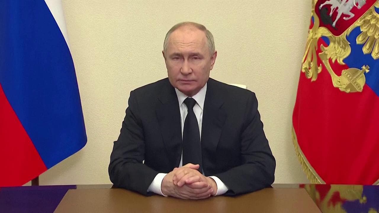 Putin dopo l'attacco a Mosca: "Gli attentatori hanno cercato di scappare in Ucraina. Li puniremo"