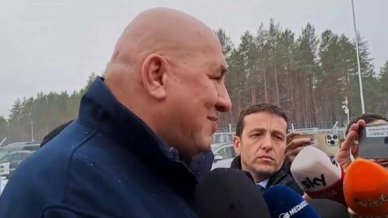 Ucraina, Crosetto: "Come direbbe Boskov, crederò nella tregua quando non cadranno le bombe"
