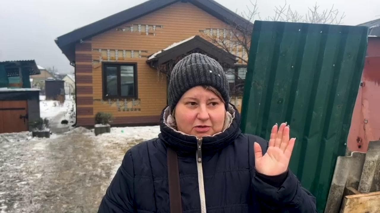 Kiev, due morti in un raid russo sulla capitale. La testimone: "Un'esplosione fortissima, porte e finestre sono volate"