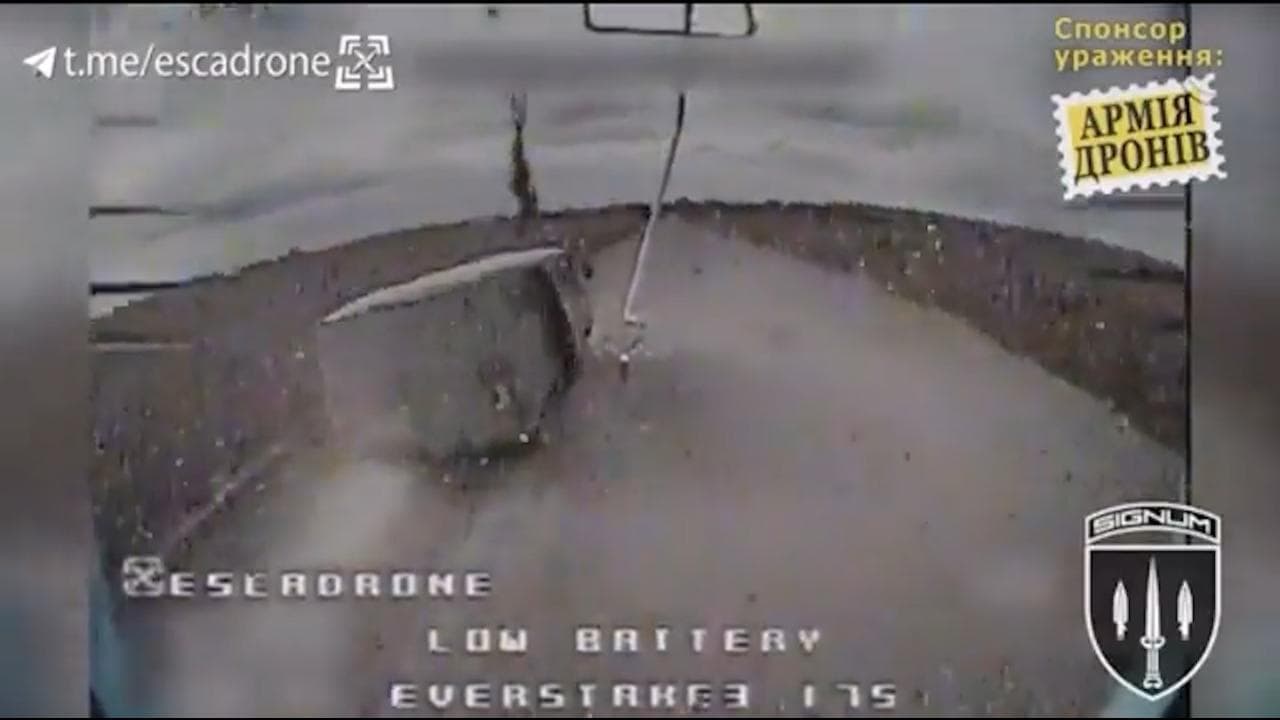 Guerra in Ucraina, la danza omicida del drone contro il pullmino russo