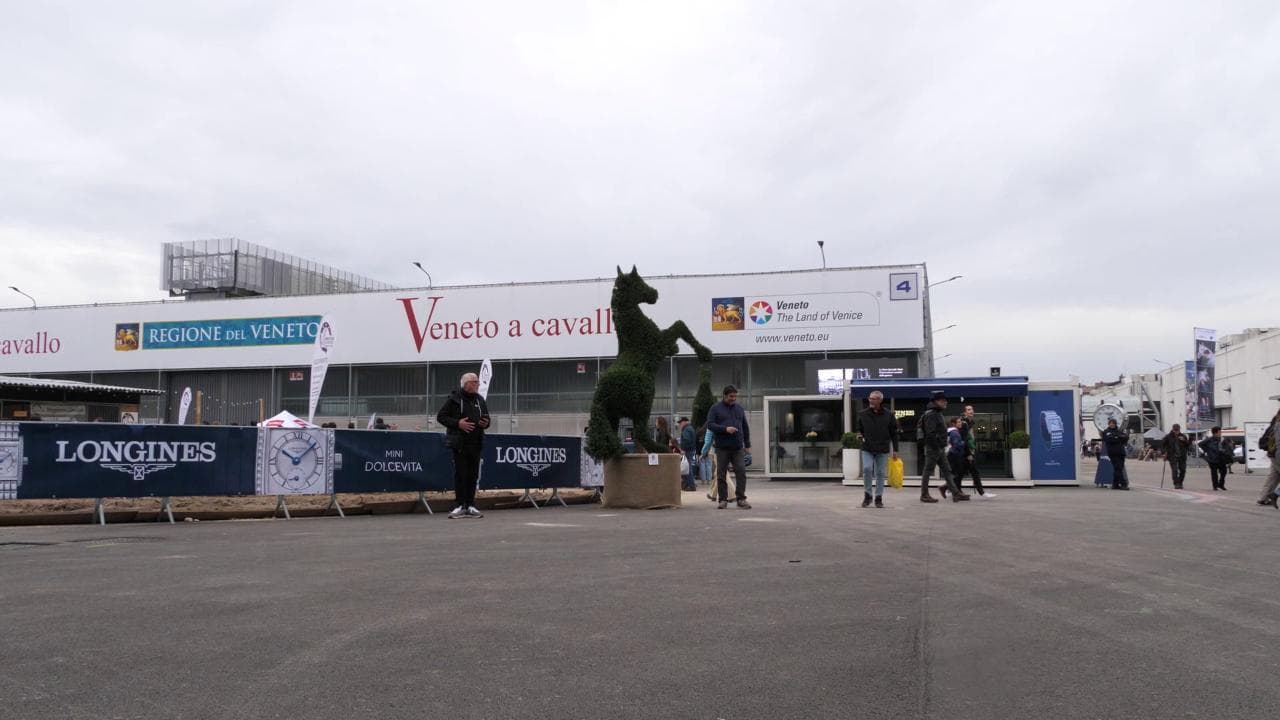 Fieracavalli 125, uno studio televisivo nel cuore della fiera: "Così mostriamo il dietro le quinte delle corse ippiche"