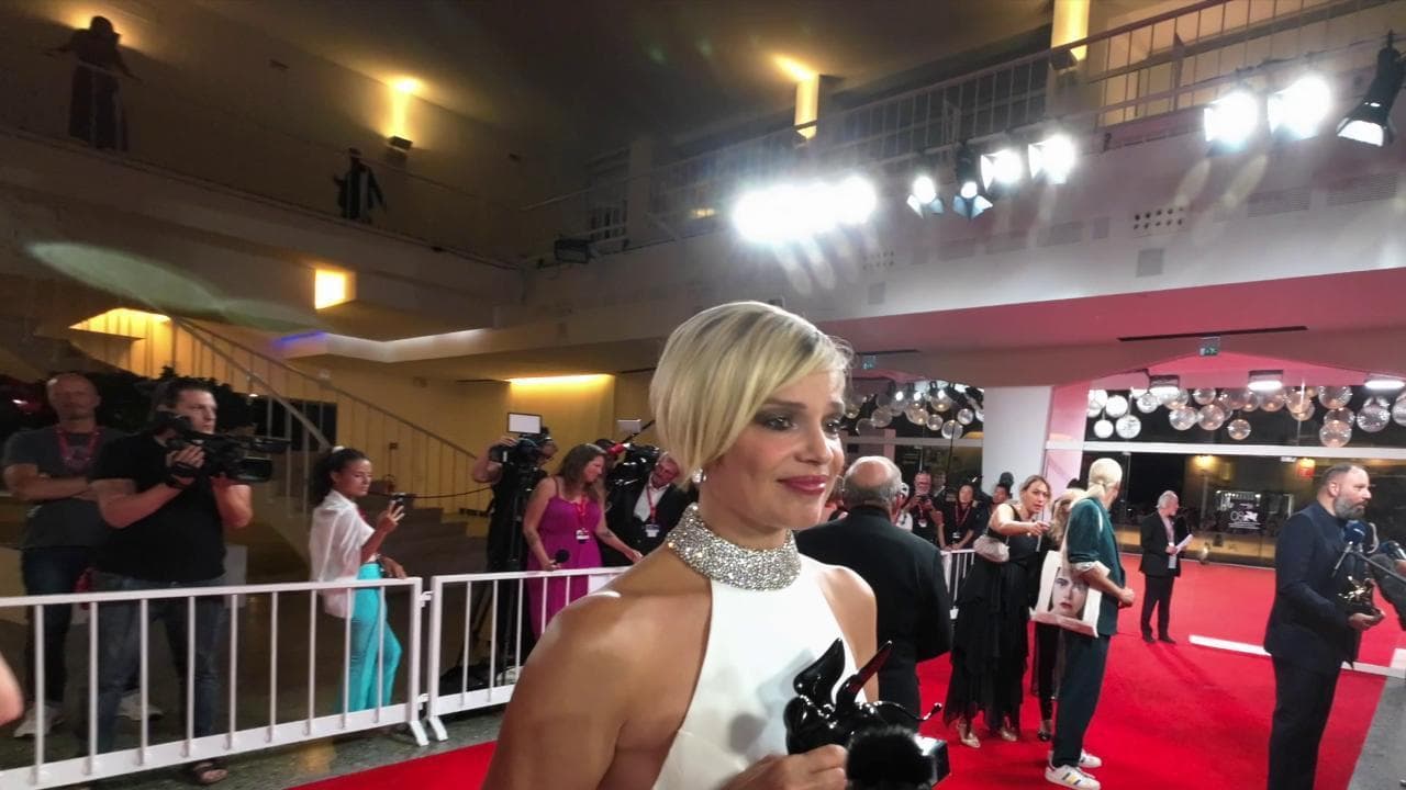 Mostra Venezia 2023, Micaela Ramazzotti: "Bisogna lottare sempre per la felicità" - Intervista