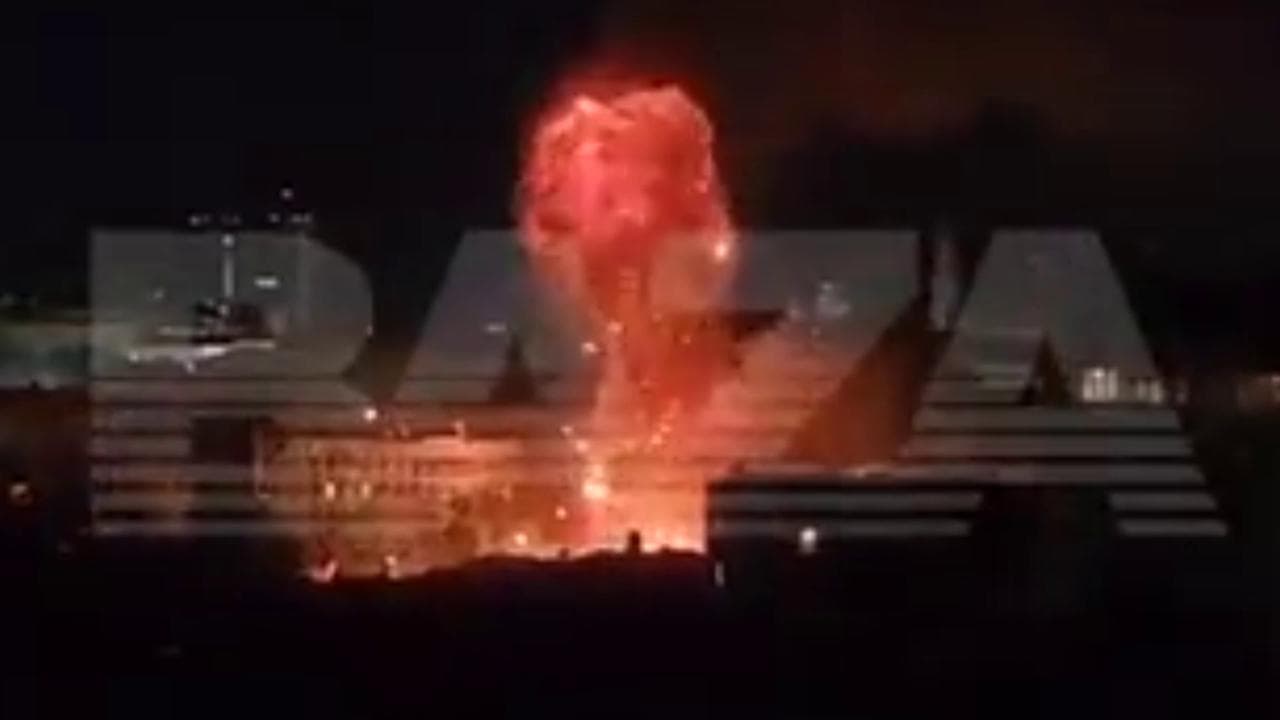 Droni ucraini attaccano un impianto industriale di microelettronica in Russia: l'esplosione in diretta