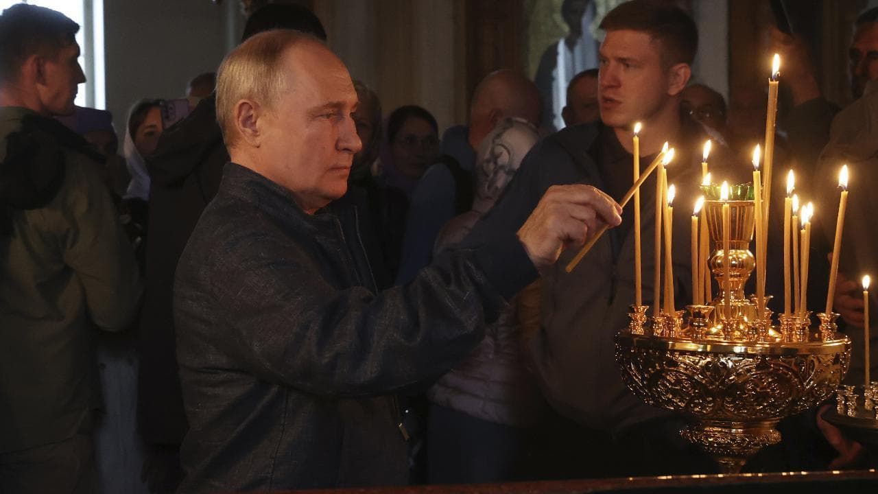 Incontro di due giorni tra Putin e Lukashenko, visitano un monastero: "Hanno parlato di Wagner"