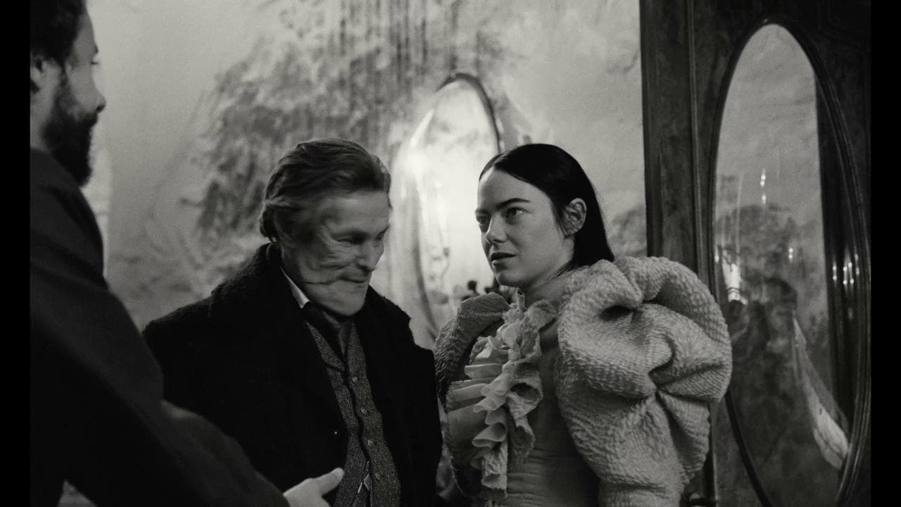 'Povere Creature!', Emma Stone è una Frankenstein per Yorgos Lanthimos