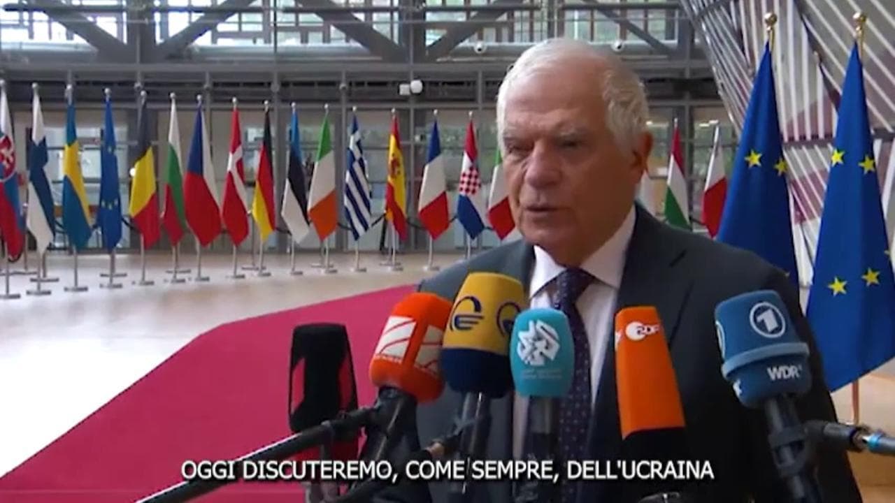 Borrell (Ue): "Bombardando Odessa, la Russia distrugge le scorte di grano. Aiuto per Ucraina sia a lungo termine"