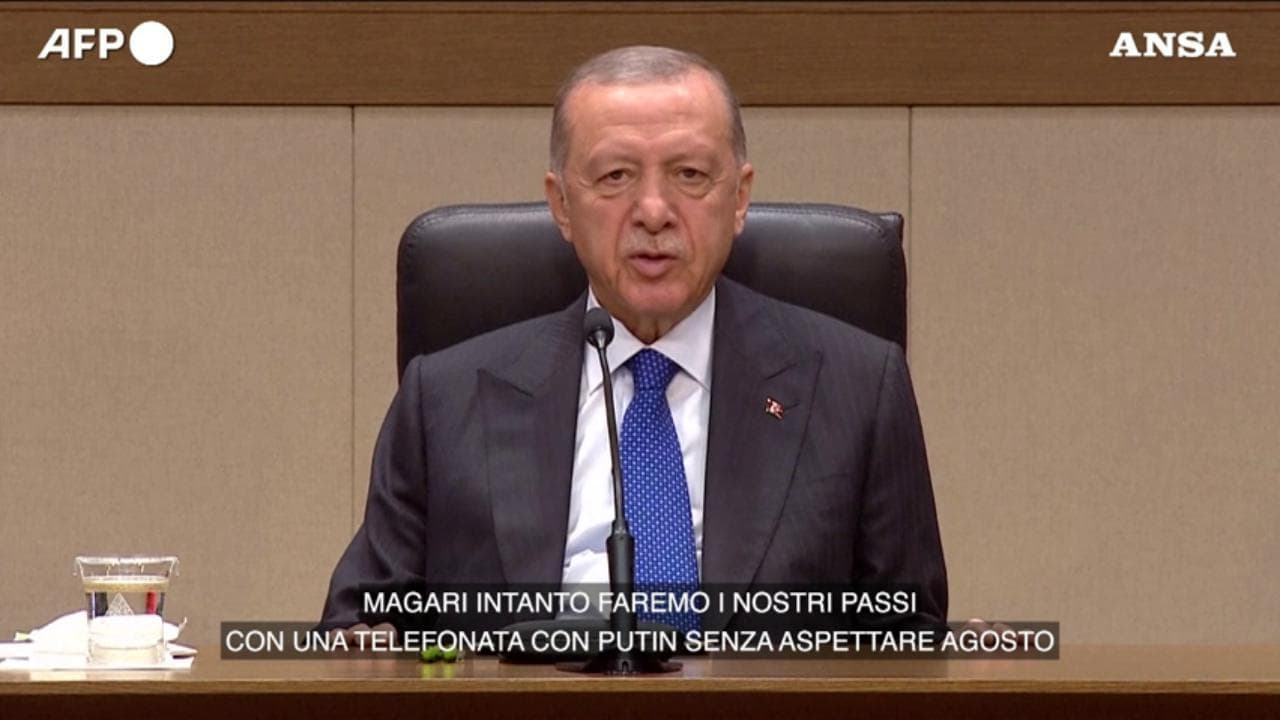 Ucraina, Erdogan: "Credo che Putin voglia portare avanti l'accordo sul grano. Ne parlerò con lui"