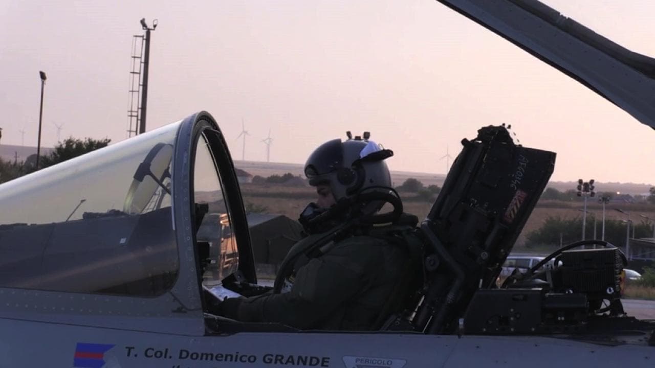 Romania, dal decollo al volo: l'esercitazione dei caccia italiani sul Mar Nero