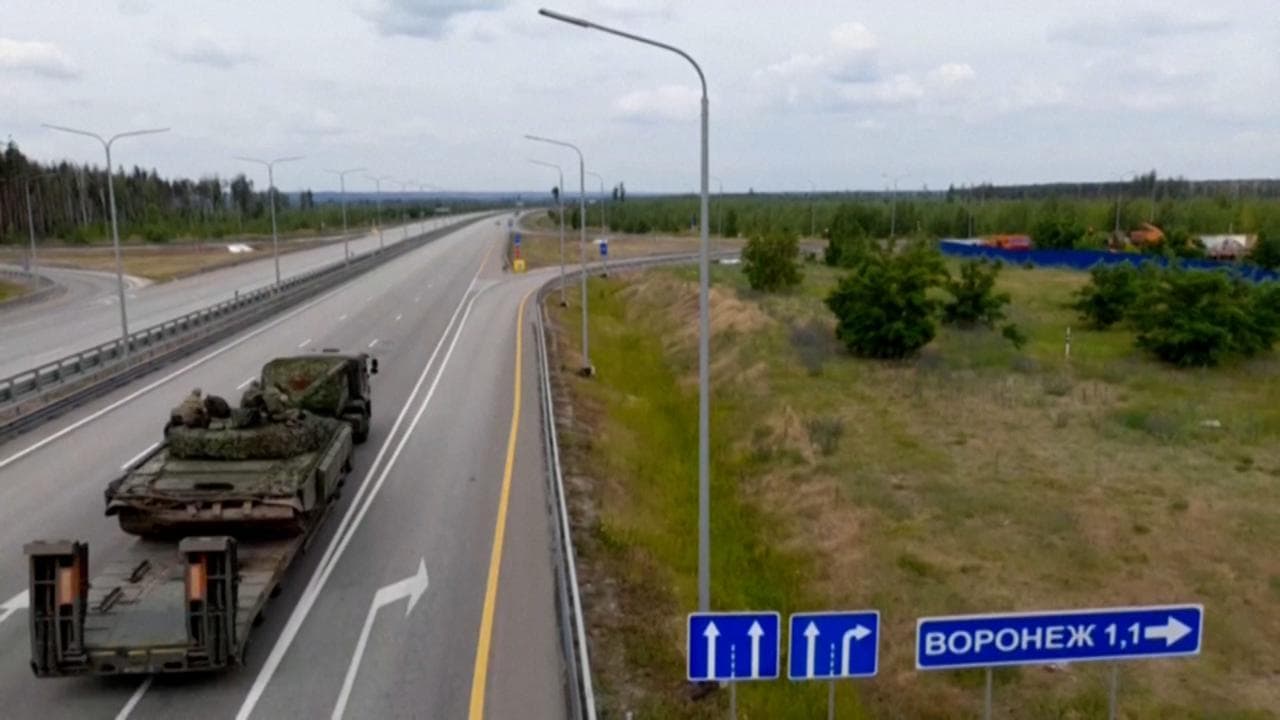 La colonna dei mezzi militari Wagner avvistata a 500 km da Mosca